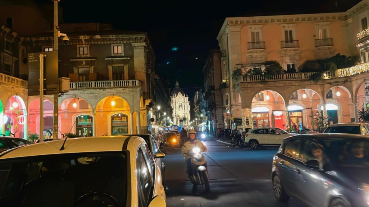 Sunshine House Bed and Breakfast Catania Exteriör bild