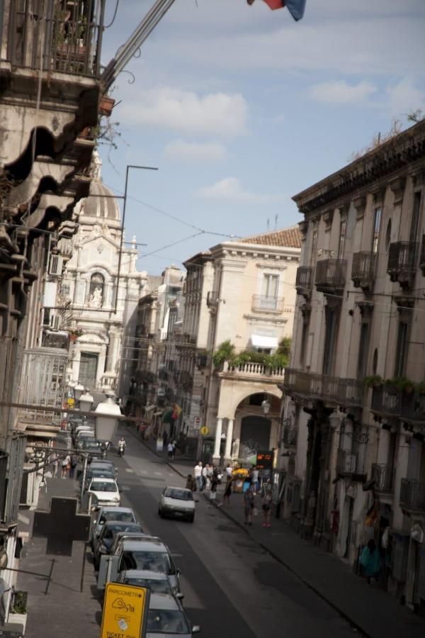Sunshine House Bed and Breakfast Catania Exteriör bild