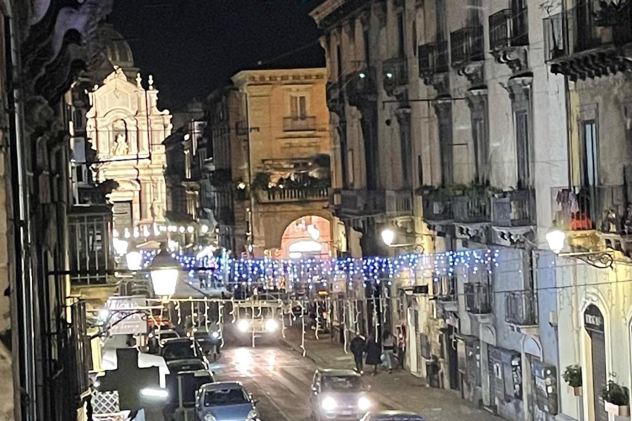 Sunshine House Bed and Breakfast Catania Exteriör bild